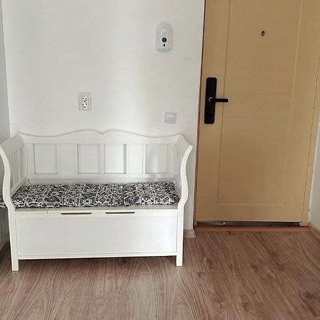 Eral Apartment Mamaia Exterior photo